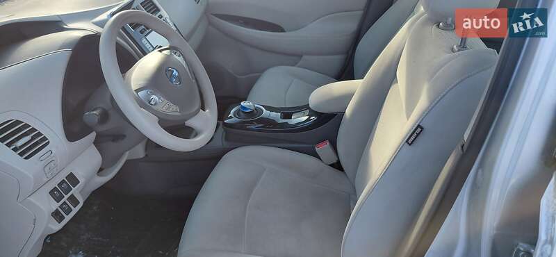 Хэтчбек Nissan Leaf 2011 в Шполе