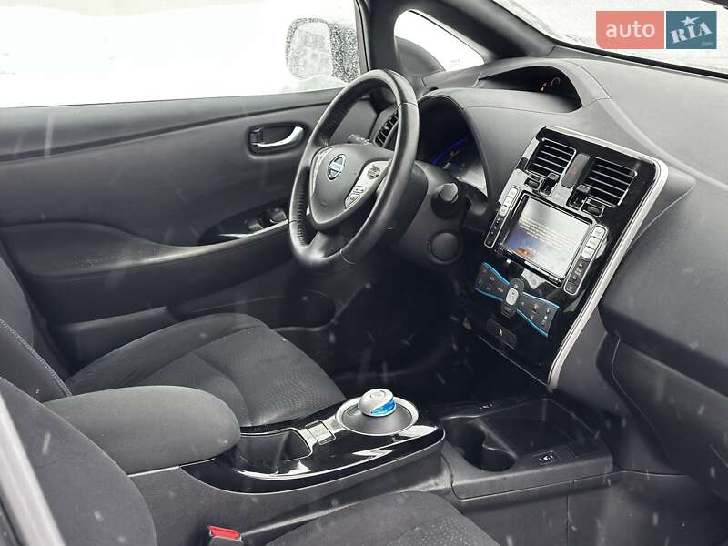 Хэтчбек Nissan Leaf 2016 в Львове