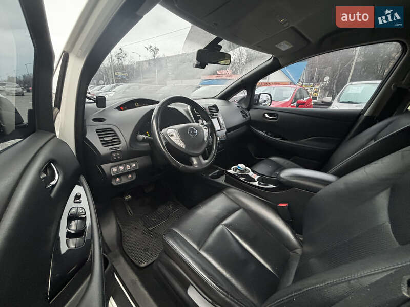 Хэтчбек Nissan Leaf 2013 в Полтаве