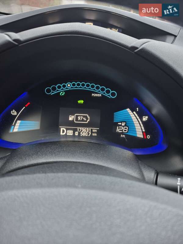 Хэтчбек Nissan Leaf 2015 в Тернополе