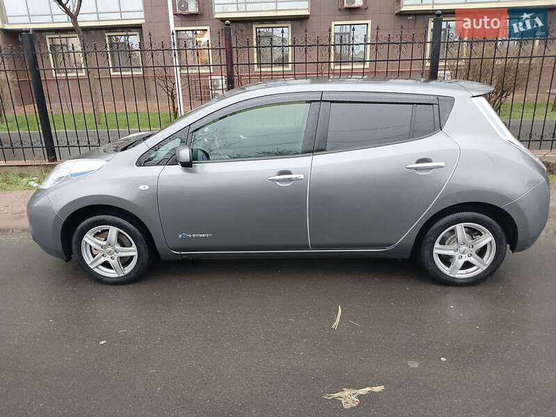 Хетчбек Nissan Leaf 2015 в Одесі