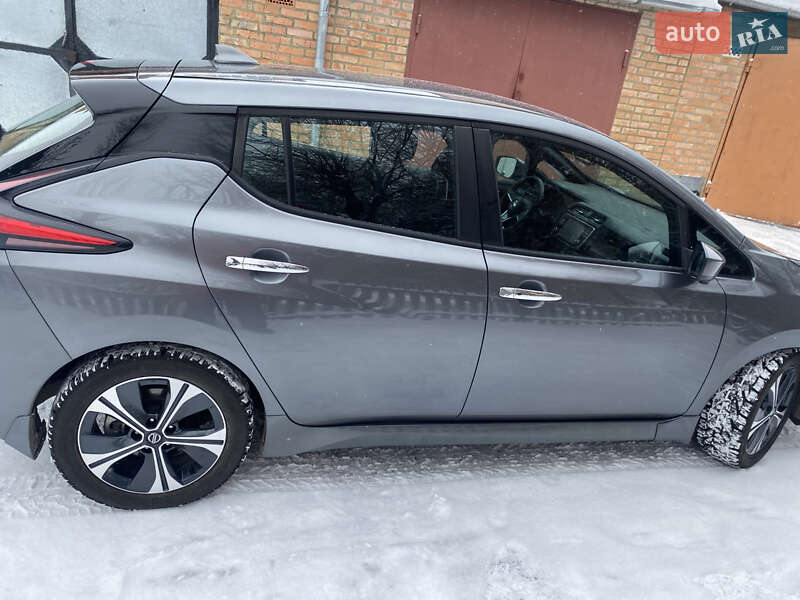 Хэтчбек Nissan Leaf 2021 в Немирове