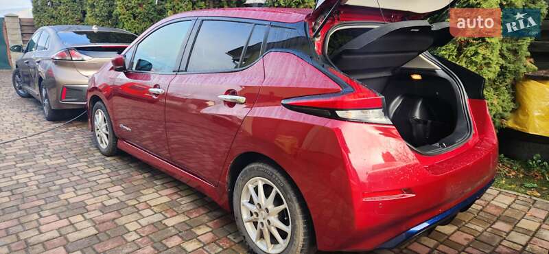 Хэтчбек Nissan Leaf 2018 в Ровно