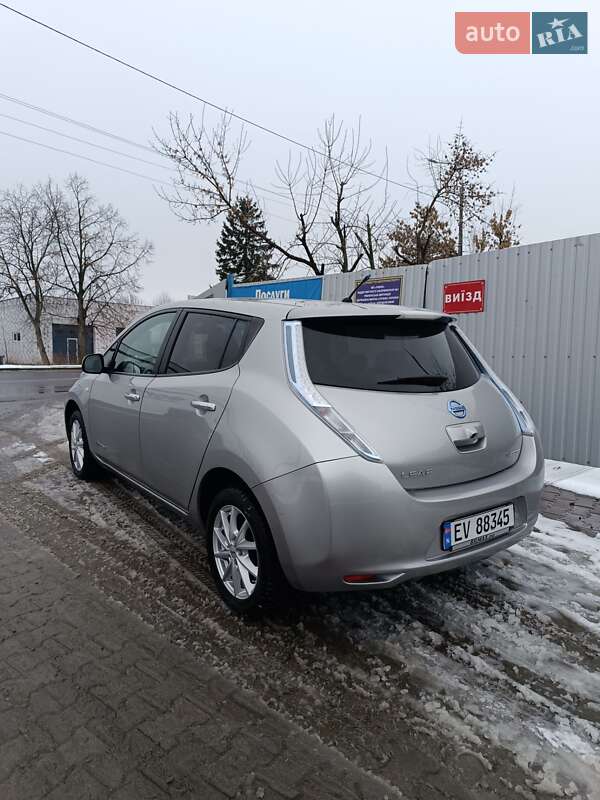 Хэтчбек Nissan Leaf 2014 в Ровно