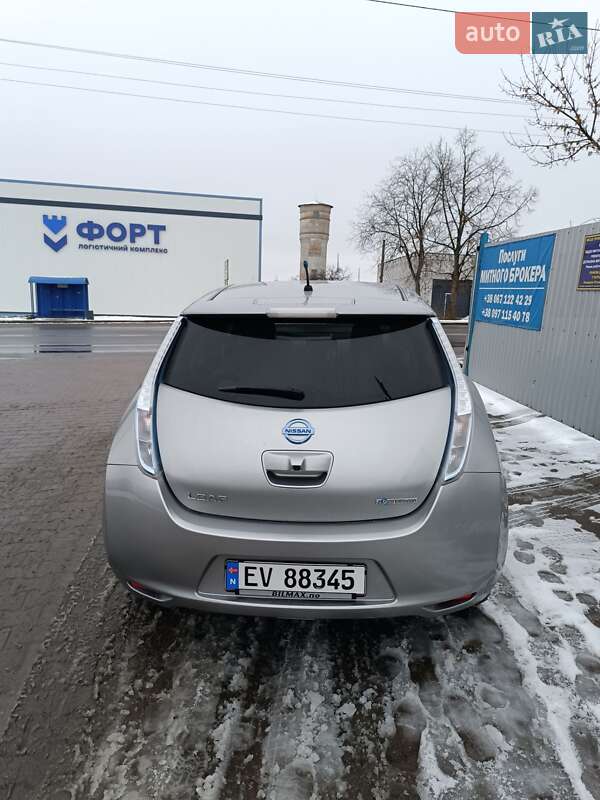 Хэтчбек Nissan Leaf 2014 в Ровно