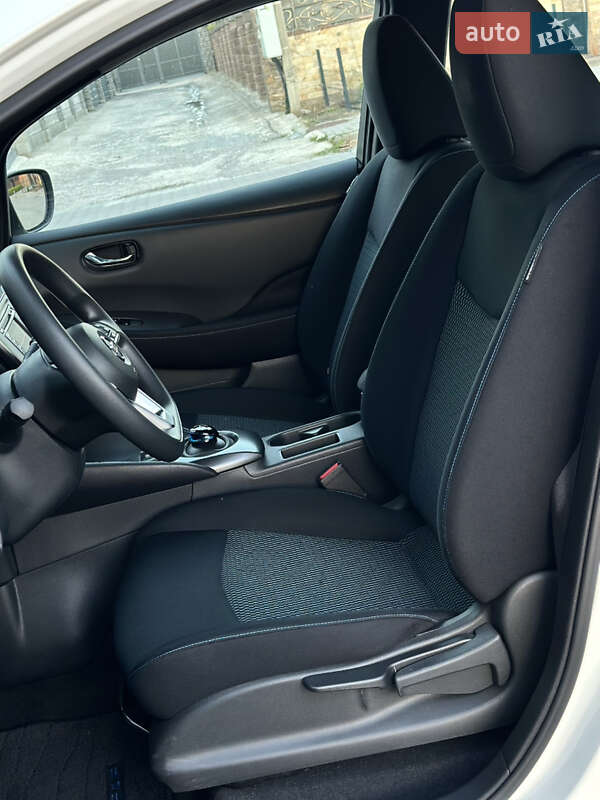 Хэтчбек Nissan Leaf 2019 в Ровно
