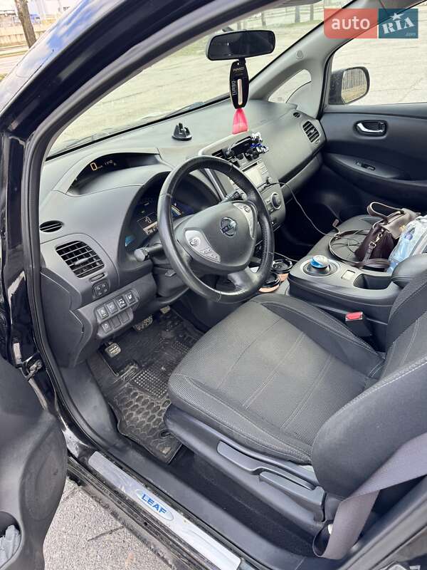 Хэтчбек Nissan Leaf 2014 в Запорожье