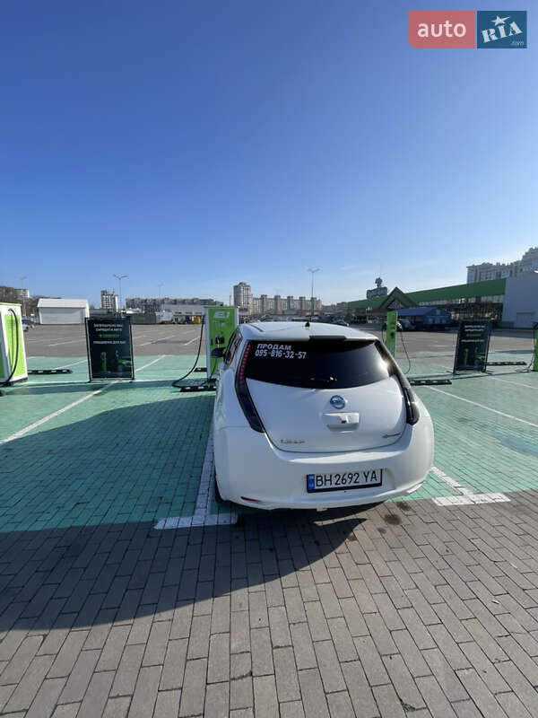 Хэтчбек Nissan Leaf 2013 в Одессе