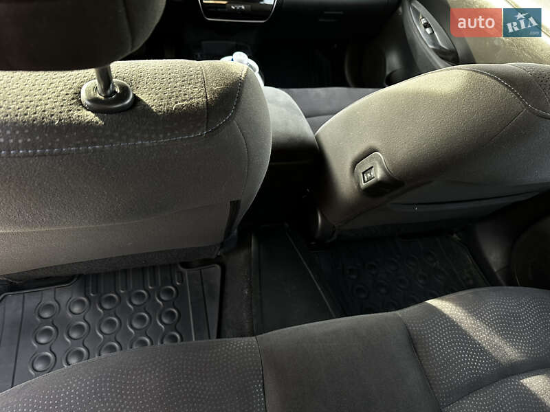 Хэтчбек Nissan Leaf 2013 в Бережанах