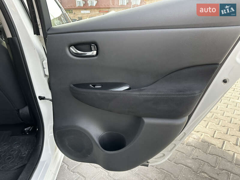 Хэтчбек Nissan Leaf 2013 в Бережанах