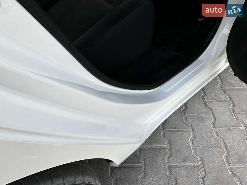 Хэтчбек Nissan Leaf 2013 в Бережанах