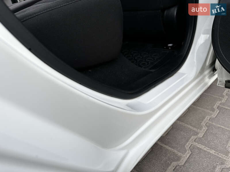 Хэтчбек Nissan Leaf 2013 в Бережанах