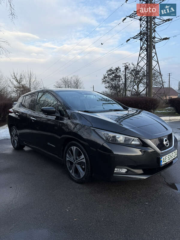 Хэтчбек Nissan Leaf 2018 в Каменском