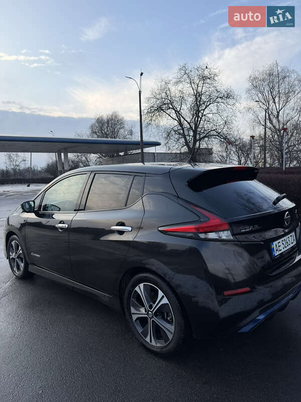 Хэтчбек Nissan Leaf 2018 в Каменском