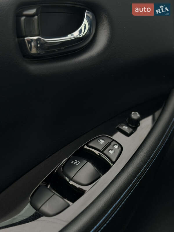 Хэтчбек Nissan Leaf 2018 в Каменском