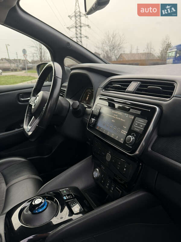 Хэтчбек Nissan Leaf 2018 в Каменском