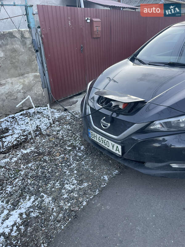 Хэтчбек Nissan Leaf 2018 в Одессе