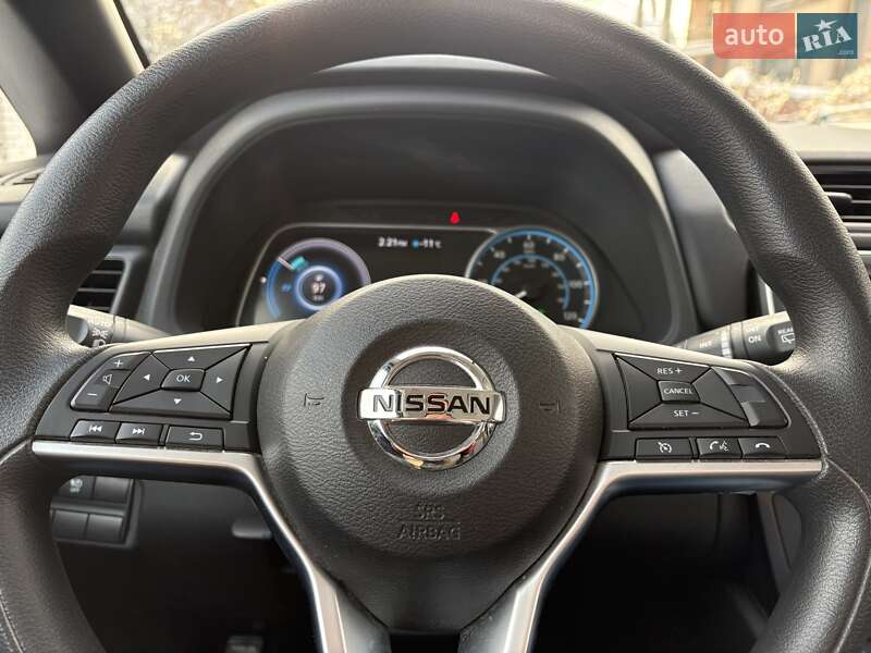 Хэтчбек Nissan Leaf 2018 в Киеве
