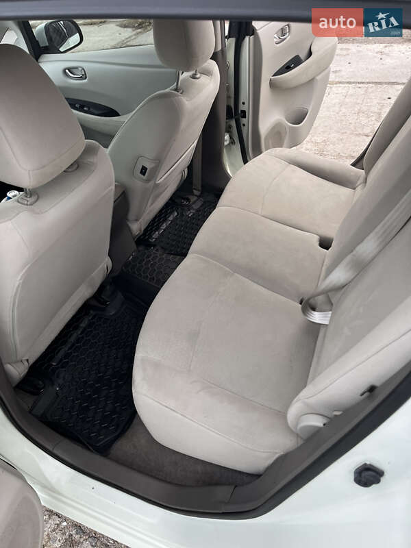 Хэтчбек Nissan Leaf 2012 в Белгороде-Днестровском