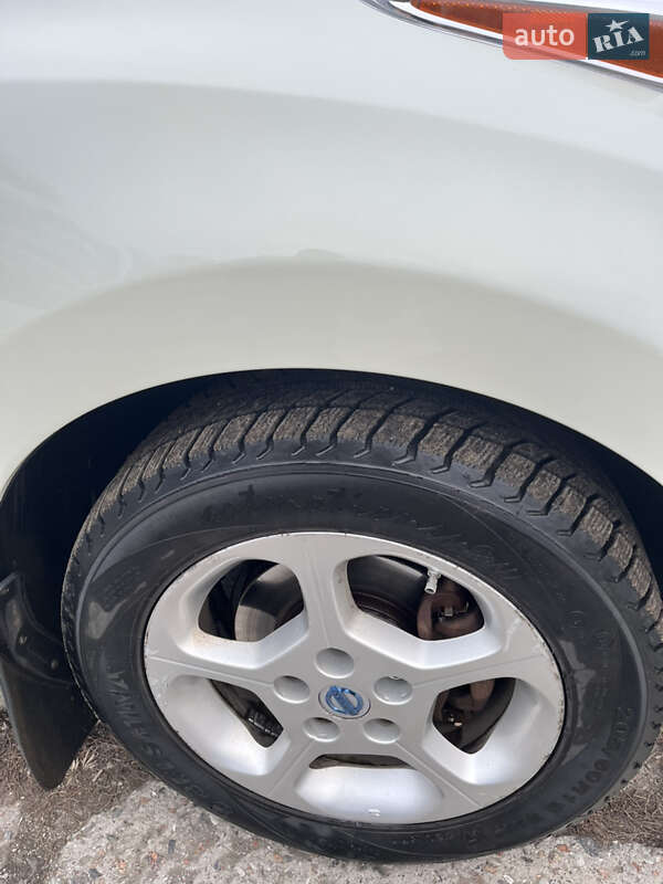 Хэтчбек Nissan Leaf 2012 в Белгороде-Днестровском
