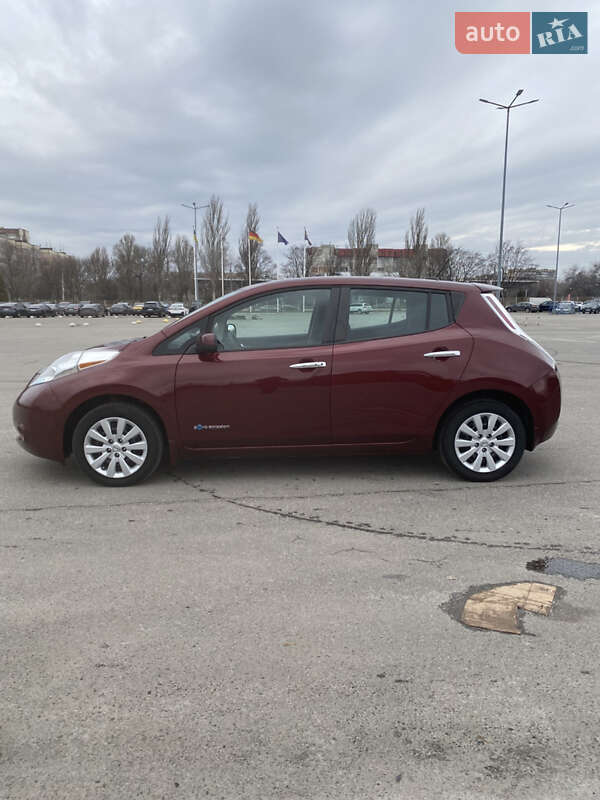 Хэтчбек Nissan Leaf 2017 в Днепре