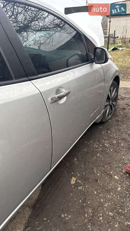 Хэтчбек Nissan Leaf 2017 в Полтаве