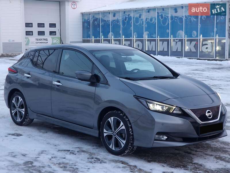 Хэтчбек Nissan Leaf 2019 в Черновцах