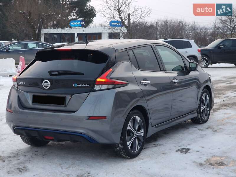 Хэтчбек Nissan Leaf 2019 в Черновцах