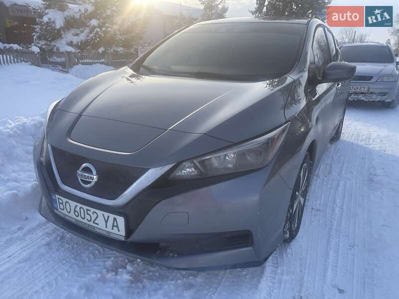 Хэтчбек Nissan Leaf 2021 в Тернополе