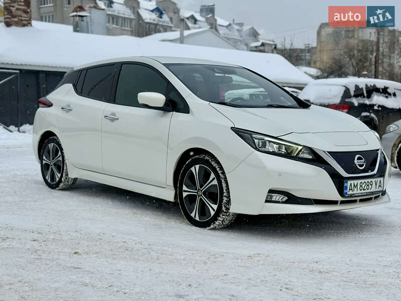 Хэтчбек Nissan Leaf 2021 в Житомире