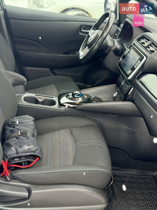 Хэтчбек Nissan Leaf 2021 в Житомире