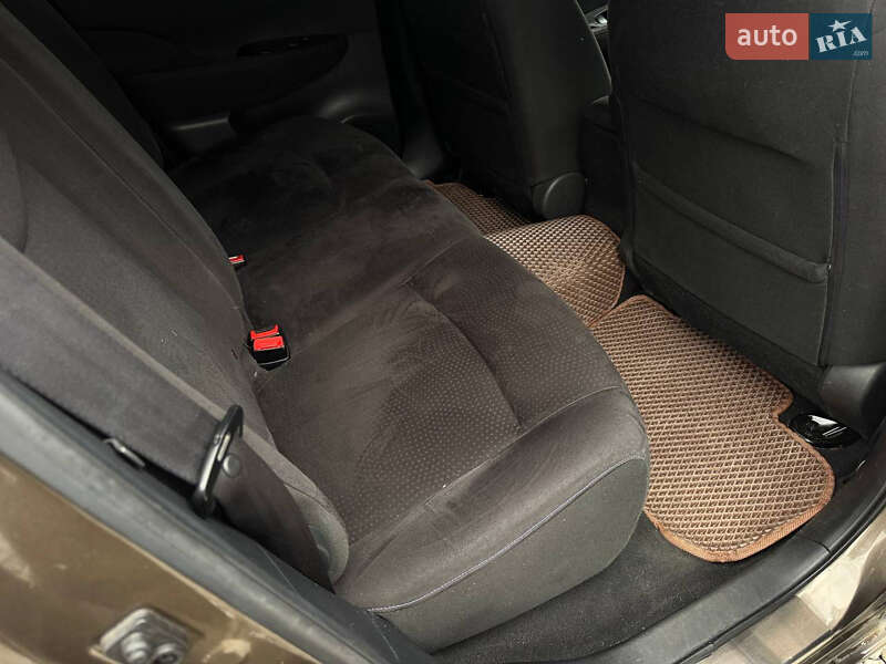 Хэтчбек Nissan Leaf 2016 в Стрые