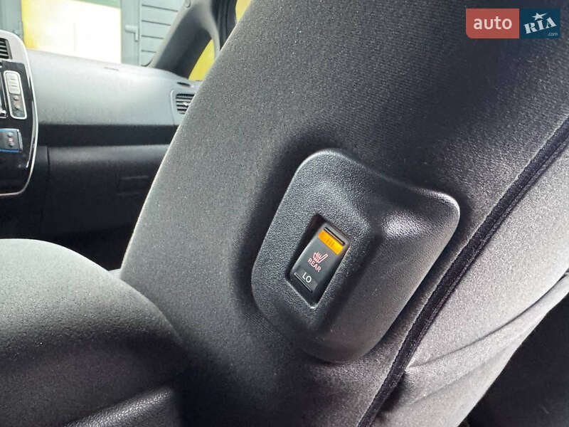 Хэтчбек Nissan Leaf 2016 в Стрые