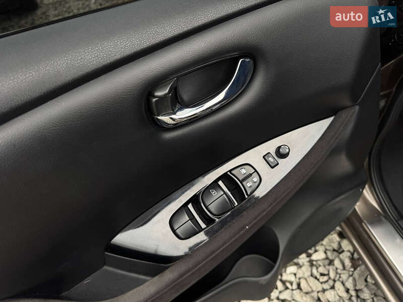 Хэтчбек Nissan Leaf 2016 в Стрые