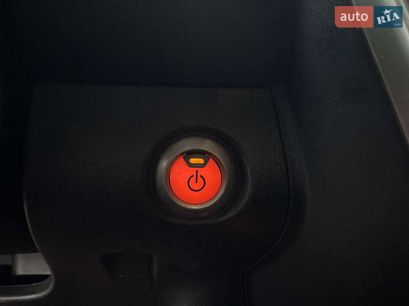 Хэтчбек Nissan Leaf 2016 в Стрые