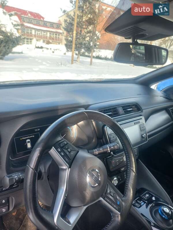 Хэтчбек Nissan Leaf 2019 в Долине