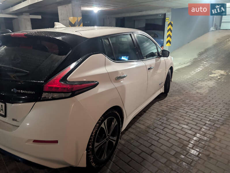 Хэтчбек Nissan Leaf 2018 в Тернополе