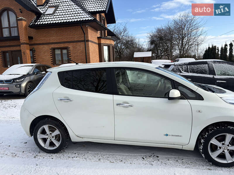 Хэтчбек Nissan Leaf 2012 в Луцке