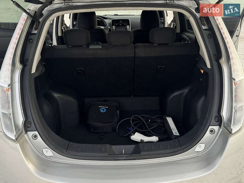 Хэтчбек Nissan Leaf 2016 в Львове