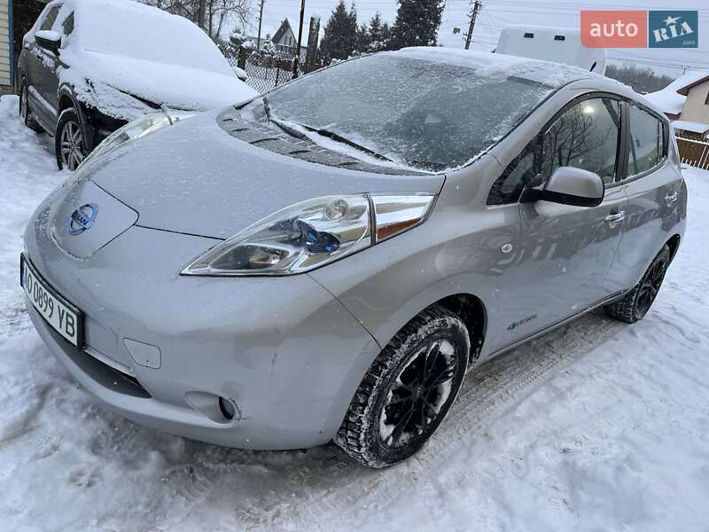 Хэтчбек Nissan Leaf 2011 в Львове