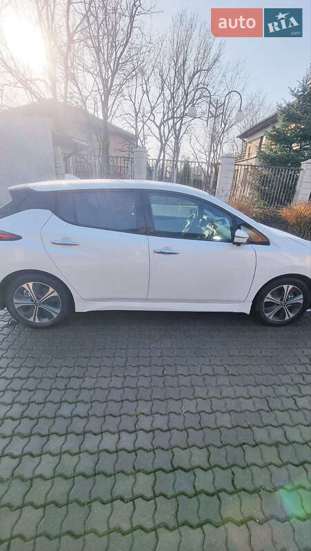 Хэтчбек Nissan Leaf 2020 в Одессе