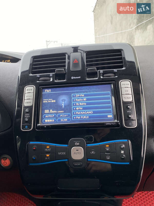 Хэтчбек Nissan Leaf 2013 в Бурштыне