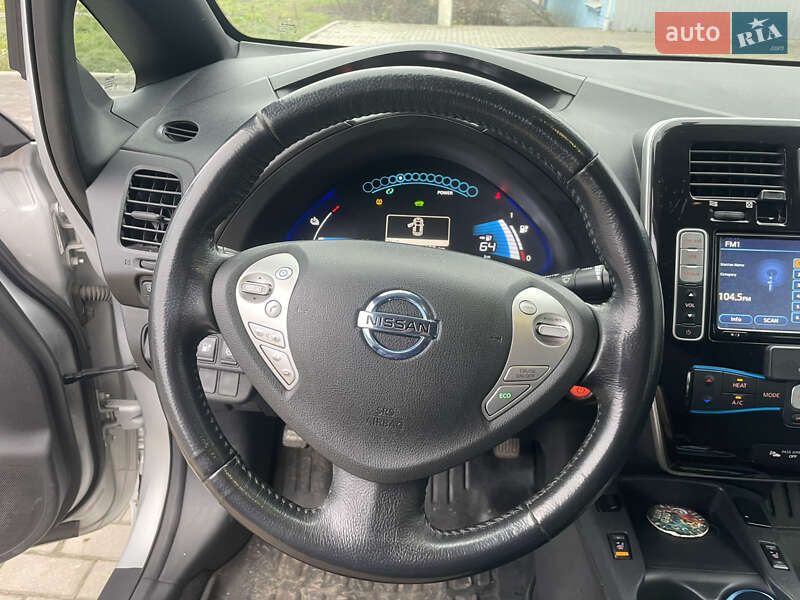 Хэтчбек Nissan Leaf 2013 в Полтаве
