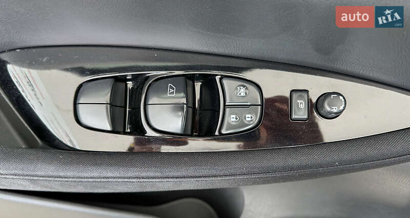 Хэтчбек Nissan Leaf 2018 в Львове