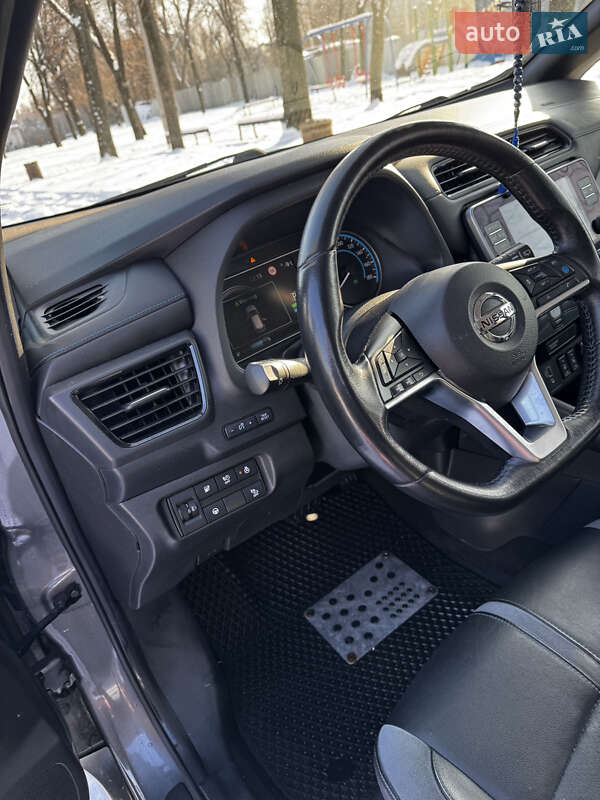 Хетчбек Nissan Leaf 2019 в Кам'янському