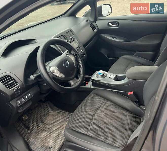 Хэтчбек Nissan Leaf 2014 в Днепре