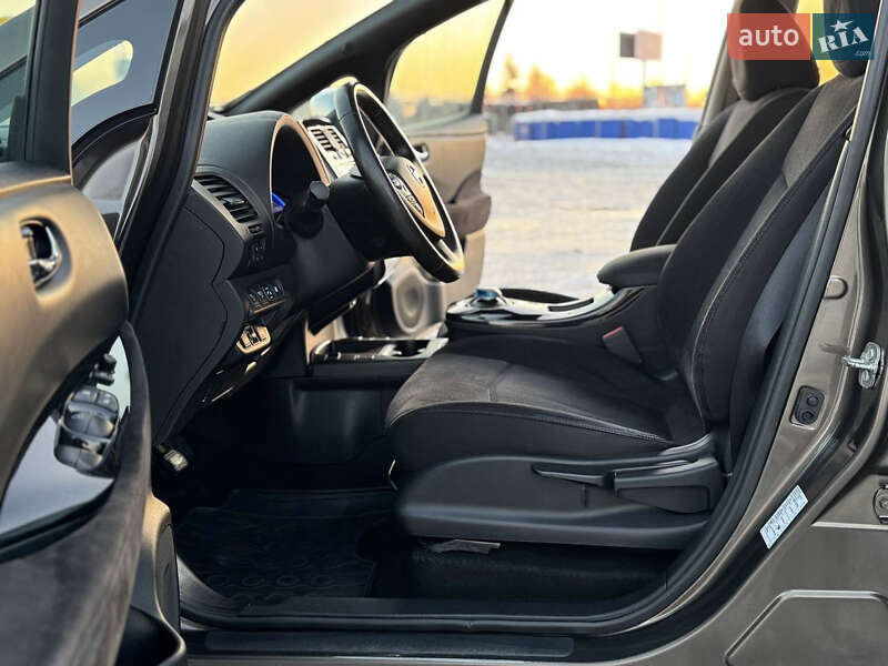 Хэтчбек Nissan Leaf 2016 в Львове фото 6 Хэтчбек Nissan Leaf 2016 в Львове
