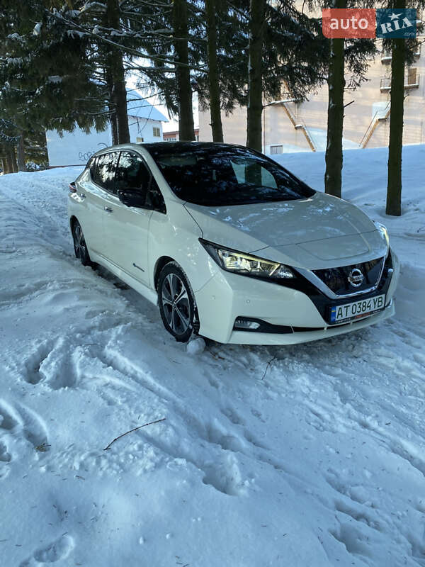 Хэтчбек Nissan Leaf 2018 в Бурштыне