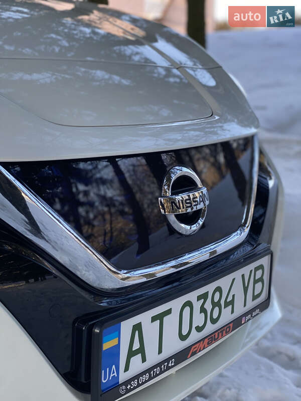 Хэтчбек Nissan Leaf 2018 в Бурштыне