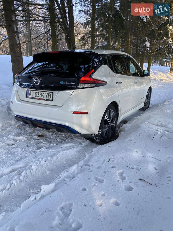 Хэтчбек Nissan Leaf 2018 в Бурштыне